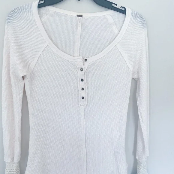 Free People Newbie Alpine ski lodge Henley top S - Picture 12 of 16